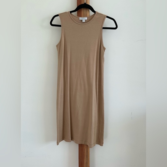 BCBG Dresses & Skirts - BCBG Sleeveless Beige Midi Dress